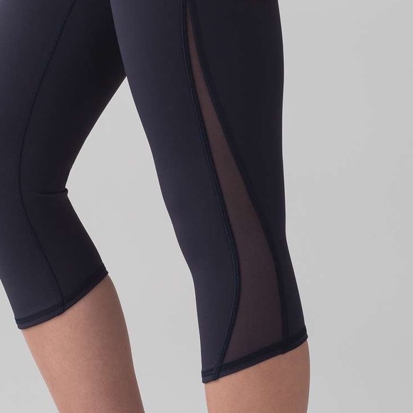 lululemon train times crop 21" - Picture 5 of 5